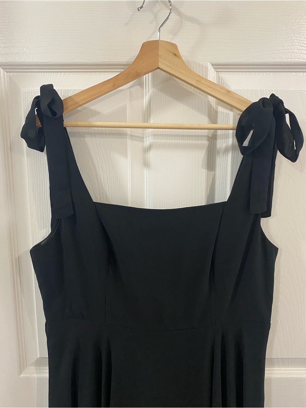 NWOT Lulu’s Love Me Forever Black-Tie Shoulder-Maxi Dress with Front Slit - Picture 3 of 8